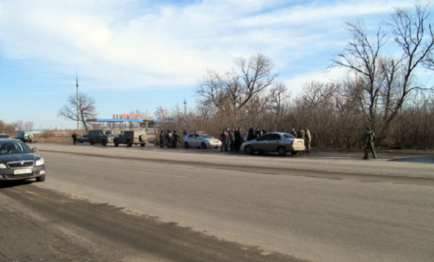 В Донецкой области бойцы добровольческого батальона обстреляли полицейскую машину, которая их остановила для проверки