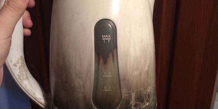 В Николаеве из-за загоревшегося электрочайника чуть не угорел 73-летний мужчина