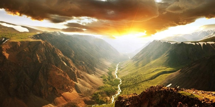 В Непале пропал небольшой самолет c 21 человеком на борту