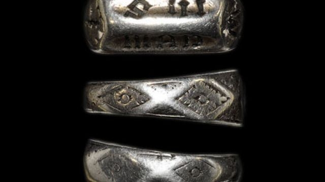 Кольцо Жанны Д’арк продали за рекордную сумму