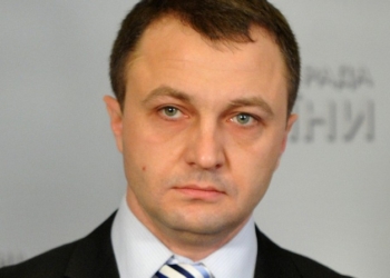 Нардеп Тарас Креминь пообещал контролировать ситуацию на Ширлане