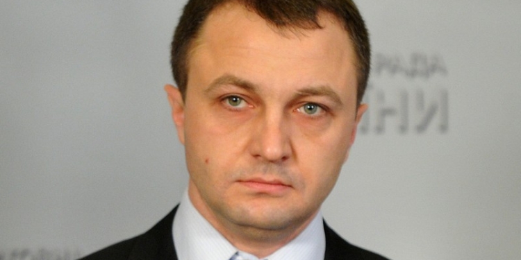 Нардеп Тарас Креминь пообещал контролировать ситуацию на Ширлане