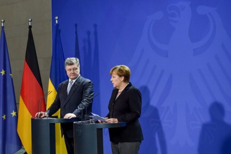 Меркель поддержала украинскую позицию по «минским соглашениям», - вице-президент Института Горшенина о визите Порошенко в Германию 1
