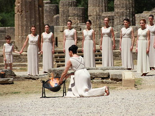 Олимпийский огонь стартует из Греции в Бразилию 21 апреля. Играм может помешать только вирус