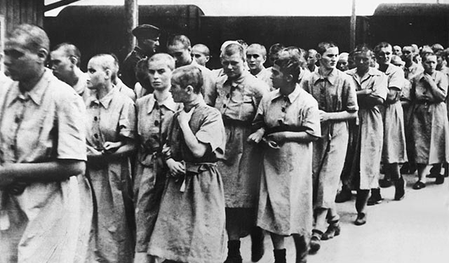 Бывшего врача из Освенцима будут судить за соучастие в убийстве тысяч человек