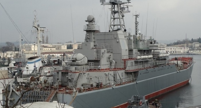 ВМФ РФ перекрасили украденный у Украины БДК “Константин Ольшанский” и готовят его к походу в Сирию