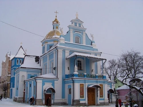 Влюбленные со всей Украины едут в Самбор – к мощам Святого Валентина