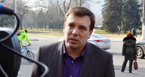 В Одессе неизвестные “запечатали” монтажной пеной штаб-квартиру “ОппоБлока”