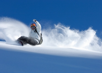 Закарпатская область: спасатели нашли заблудившихся в горах сноубордистов