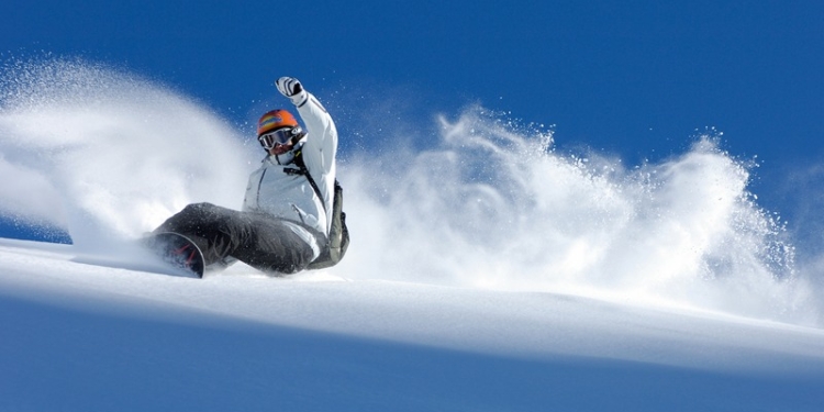 Закарпатская область: спасатели нашли заблудившихся в горах сноубордистов