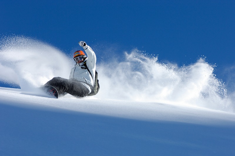 Закарпатская область: спасатели нашли заблудившихся в горах сноубордистов 1