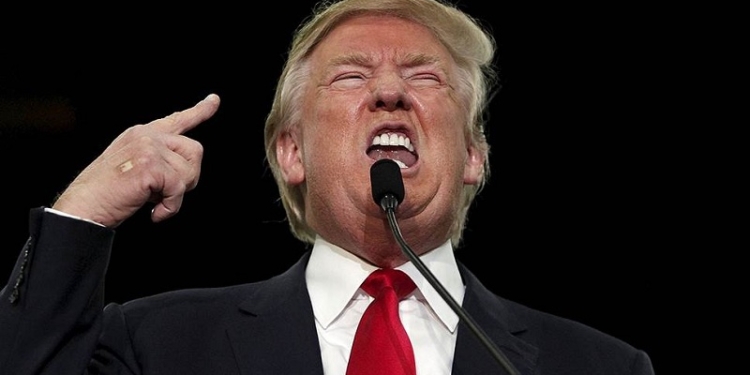 Экс-директор ЦРУ: если Трамп станет президентом, военные, возможно, откажутся выполнять его приказы