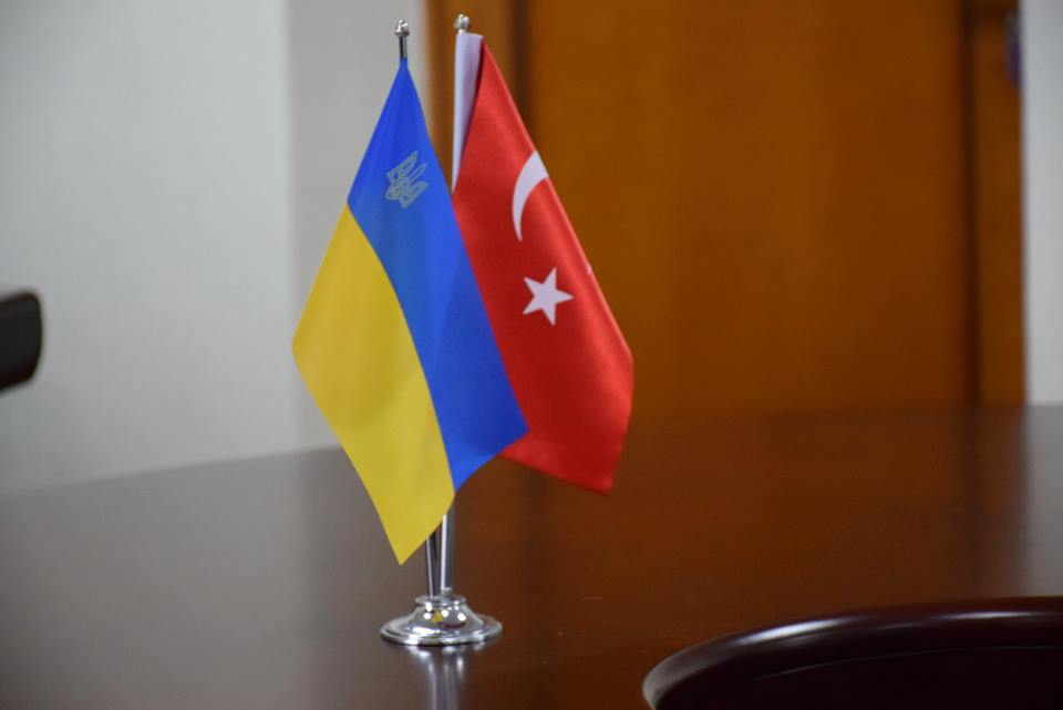 Турция уже поставила в Украину ударные беспилотники Bayraktar, - Порошенко 1