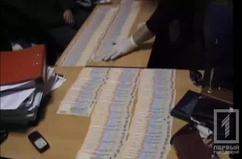 Смерть со второй попытки. Криворожский полицейский-взяточник таки покончил с собой. Но как-то странно