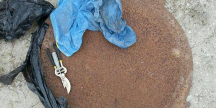 Николаевские патрульные задержали похитителя канализационных люков