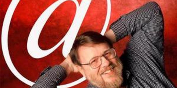 Умер изобретатель электронной почты