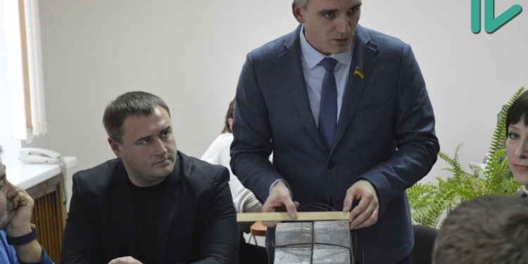 Сенкевич предлагает эксперимент по ремонту николаевских дорог: вместо асфальта использовать армированную бетонную плитку