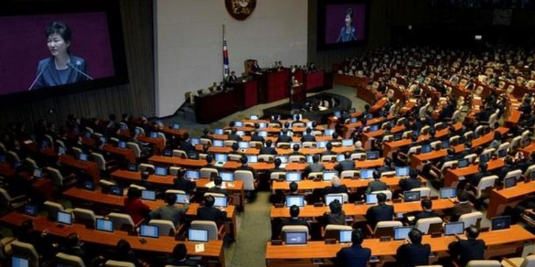 В парламенте Южной Кореи побит мировой рекорд обсуждения закона: парламентарии читали вслух Оруэла и пели