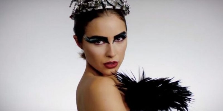 От Клеопатры до Холли Голайтли. Стилисты показали эволюцию красоты и стиля женщин в кино за 100 лет