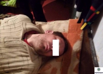 Патрульные в Николаеве приехали разборонять семейную ссору, а нашли наркомана