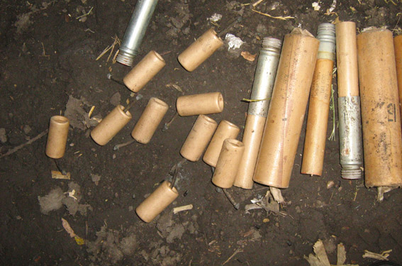 Обошлось без чашечки кофе: у жителя Братского района нашлось и оружие, и наркотики