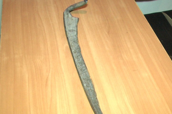 В нужном месте в нужное время: в Очаковском районе один собутыльник пришел к другому с косой, а там – полицейский