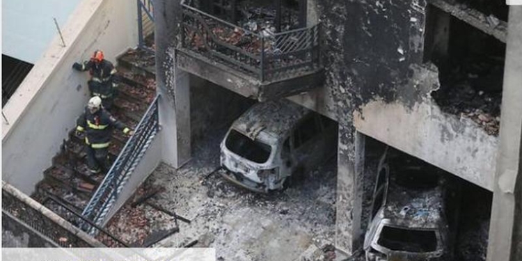 В Бразилии самолет экс-главы горнорудной компании упал на жилой дом