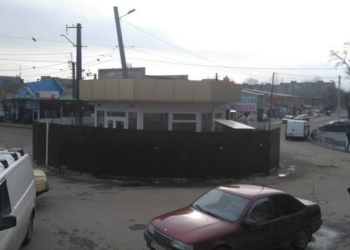 Злосчастный «круг» у Центрального рынка в Николаеве: патрульная полиция нарушения увидела, увидят ли остальные?