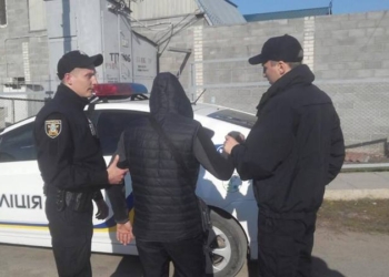 Опять в Корабельном районе Николаева патрульные задержали мужчину с наркотиками