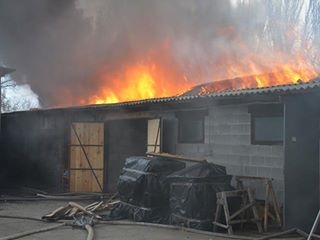 В Варваровке горел столярный цех