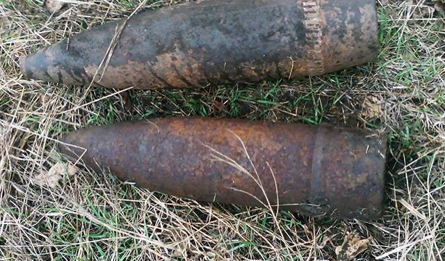 На Николаевщине прямо на обочине дороги нашли два артснаряда