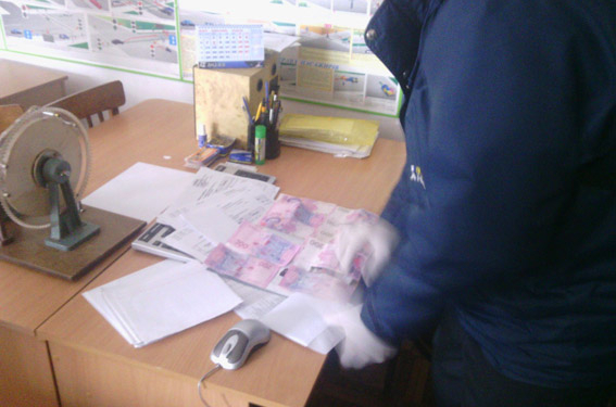 Успешную сдачу экзаменов на права преподаватель автошколы в Николаеве оценила в 2 тыс.грн.