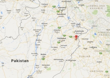 Почти 40 человек погибли при взрыве возле детской площадки в Пакистане