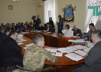 Главе земельной комиссии Николаевского горсовета работница исполкома дала на подпись «не тот» протокол по вопросу о разделе участка площадью 34 га у «Зори»-«Машпроект»