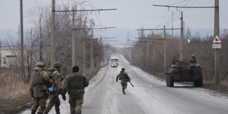 В Луганской области подорвался автомобиль с десантниками 80-й бригады: трое погибли и двое ранены