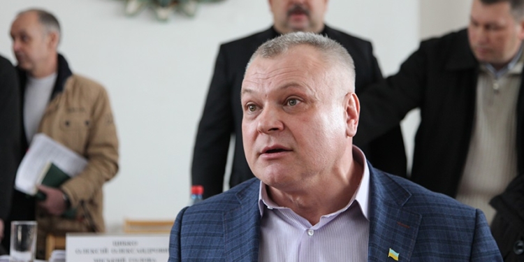 Смело. Мэру города Смела объявили импичмент. Перед этим была драка