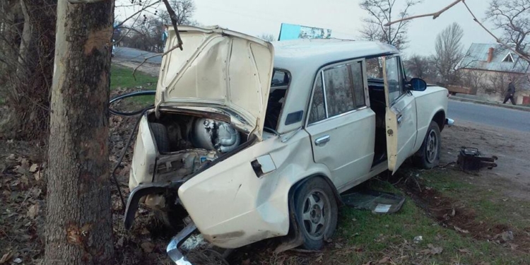 В Николаеве угонщики, убегая от патрульных, попали в ДТП