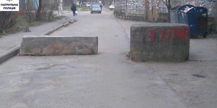 Ни себе, ни людям. Зачем николаевцы строят “баррикады” на дорогах