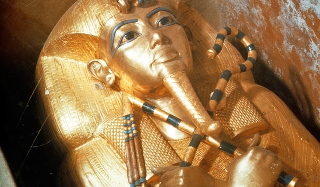 Величайшее открытие или легенда для туристов?  В Египте сообщили о возможном обнаружении гробницы Нефертити