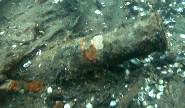 Николаевские спасатели готовят побережье к сезону: за неделю в воде «нащупали» около 400 взрывоопасных предметов прошлых войн