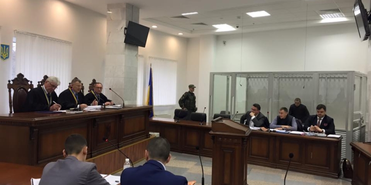 Полицейского, стрелявшего по БМВ, отправили под домашний арест