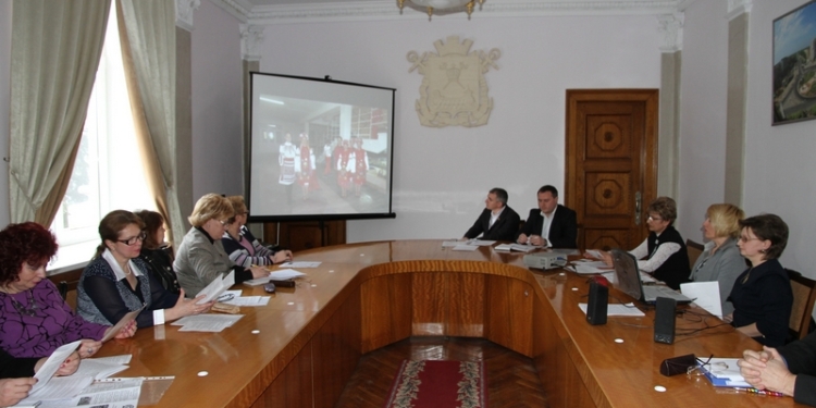 Директор школы №1 им.О.Ольжича в Николаеве хочет присоединить еще две школы – те против