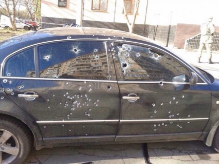 Неизвестные обстреляли автомобиль адвоката одного из "бриллиантовых прокуроров" 1