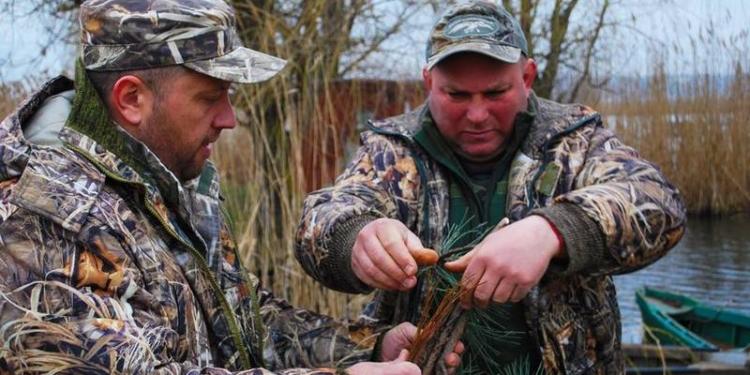 Чтоб и впредь была уха: рыболовы и работники Николаеврыбоохраны установили на Южном Буге искусственные нерестилища