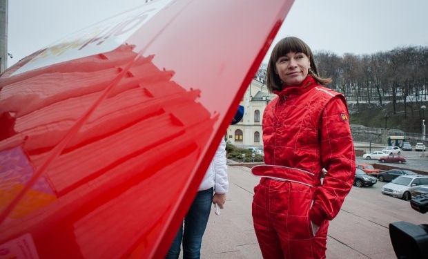 Это вам не лабутены. Ралли – вот что интересует девушек