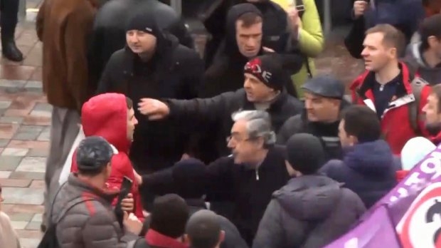 Под Радой потасовка – встретились разные пикеты