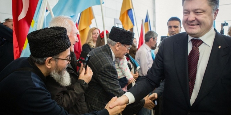 Порошенко в Турции встретился с диаспорой, впереди встречи с Эрдоганом и Вселенским Патриархом