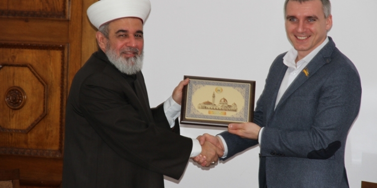 Мэр Николаева Александр Сенкевич встретился с муфтием Украины шейхом Ахмедом Тамимом. В Николаеве построят мечеть?