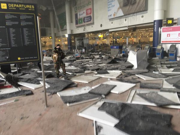 В аэропорту Брюсселя обезврежен пояс смертника, не приведенный в действие террористами 1