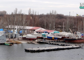 Хорошее место у воды и в центре города. В чем причина конфликта вокруг КДЮСШ «Коммунаровец»
